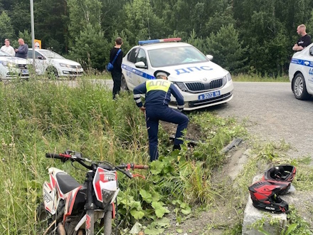 В Первоуральске подросток на питбайке устроил ДТП с патрульным автомобилем