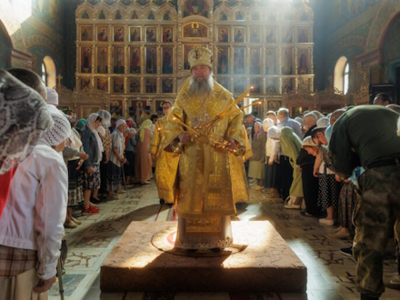 В храме Петра и Павла прошла торжественная литургия