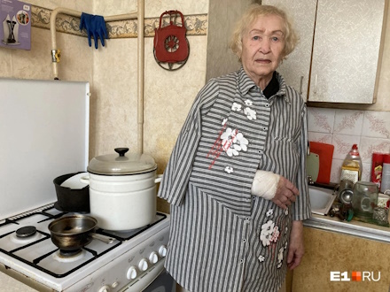 Пенсионерка из Первоуральска просила тысячу в долг, чтобы добраться до дома, теперь должна квартиру