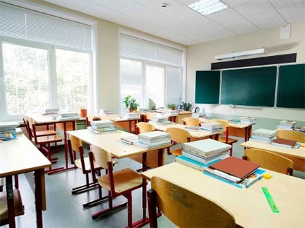 Меньше контрольных и больше уроков истории. Что изменится для школьников и их родителей с 1 сентября