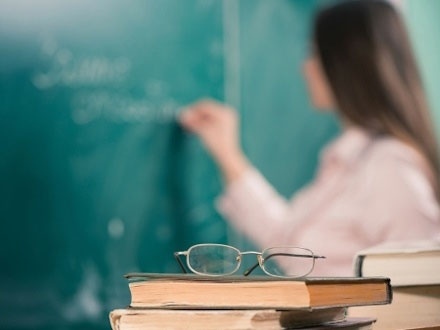 Учителям дадут бесплатных юристов для защиты от нападок родителей и детей