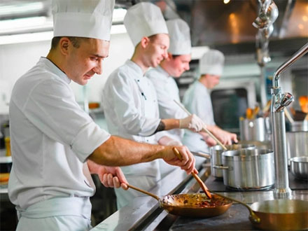 Россиянам назвали самые востребованные профессии