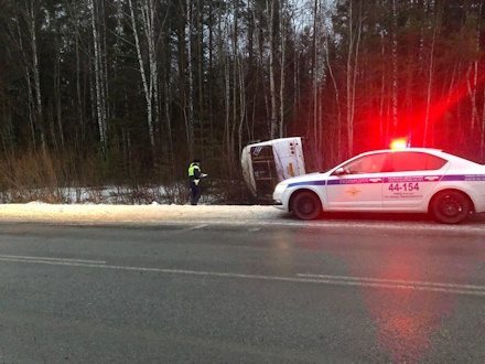 Под Первоуральском перевернулся пассажирский автобус