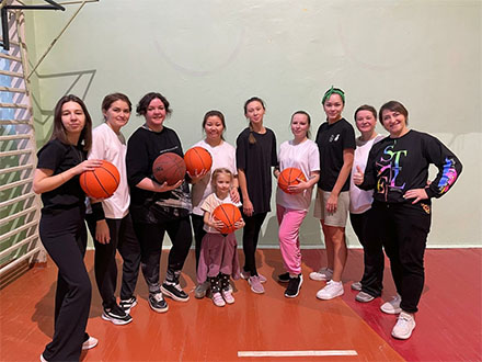 В школе № 7 состоялось первенство города по баскетболу 3х3 среди работников образования