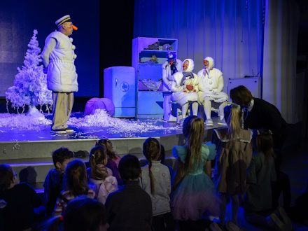 Новогоднее чудо от металлургов: ПНТЗ подарил праздник тысячам детей.