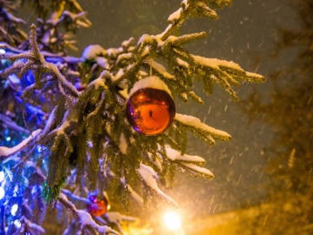 На Урал надвигается теплый антициклон. Рассказываем, какую погоду он принесет в новогодние праздники