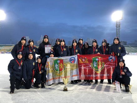 Юные звёзды первоуральского хоккея с мячом