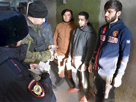 Более 80 иностранцев проверили и 7 выдворили за пределы РФ: в Первоуральске подвели итоги рейда «Мигрант»
